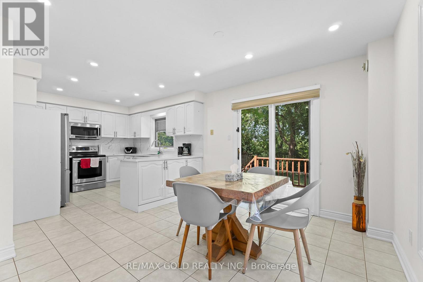 20 Mountainberry Road, Brampton, Ontario  L6R 1J2 - Photo 12 - W12487000