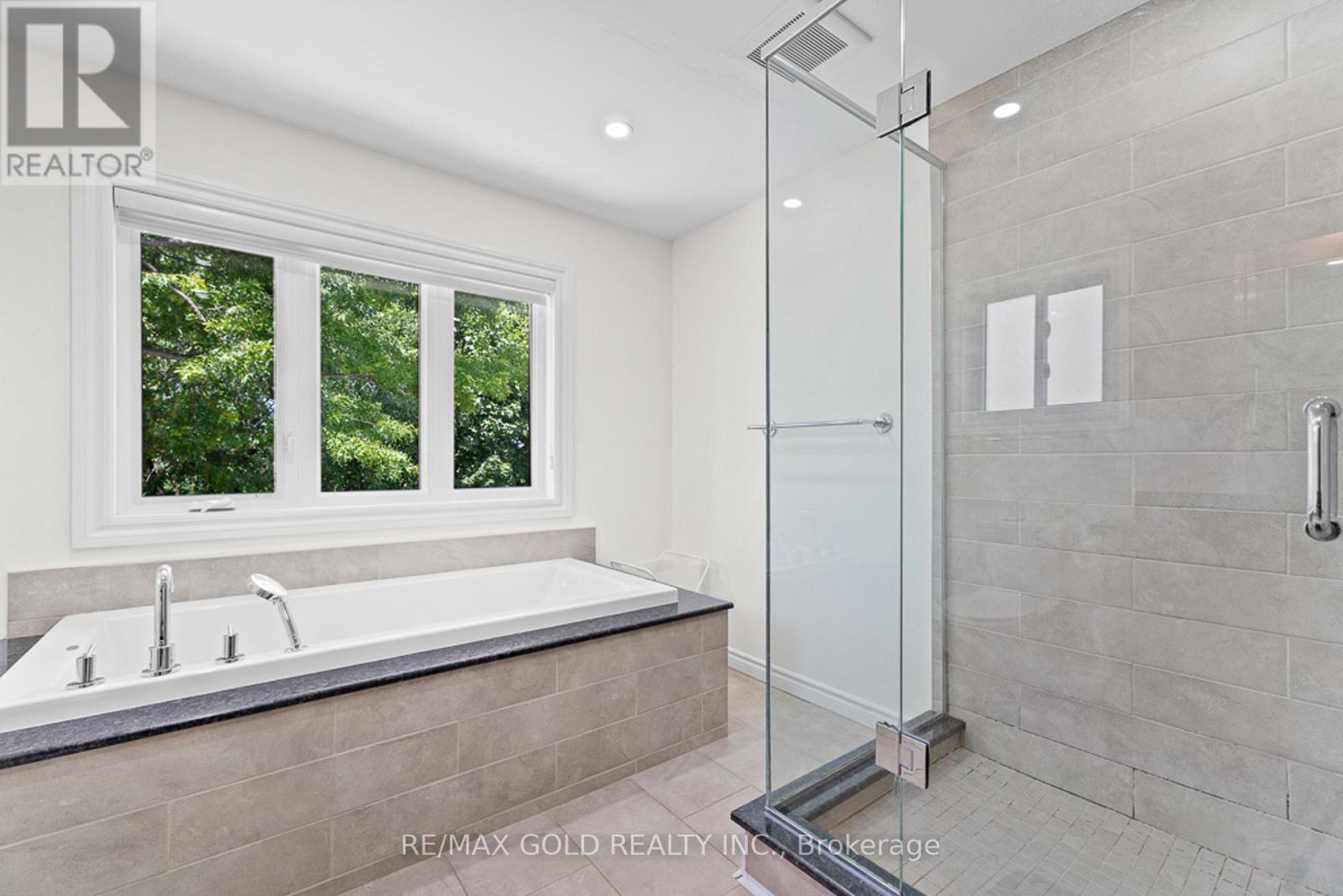 20 Mountainberry Road, Brampton, Ontario  L6R 1J2 - Photo 24 - W12487000