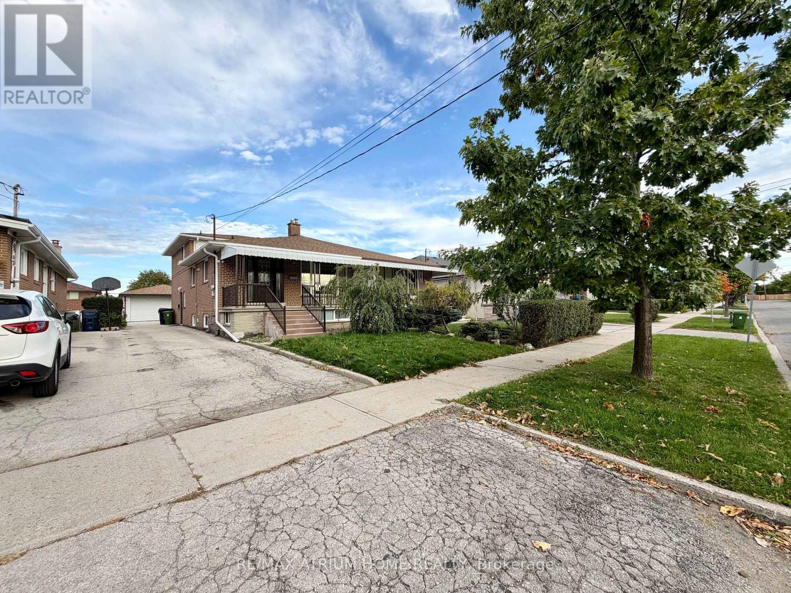 Ground Floor & Basement - 49 Howbert Drive, Toronto, Ontario  M9N 3L1 - Photo 2 - W12487006