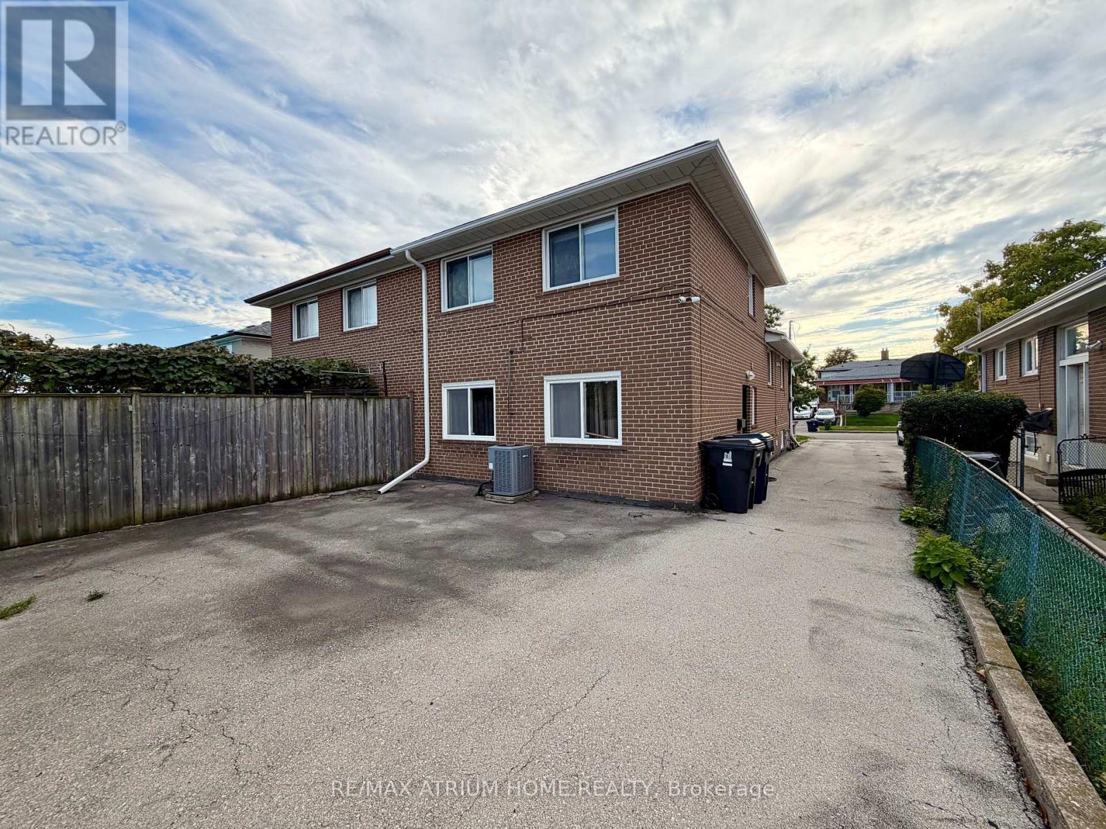 Ground Floor & Basement - 49 Howbert Drive, Toronto, Ontario  M9N 3L1 - Photo 24 - W12487006