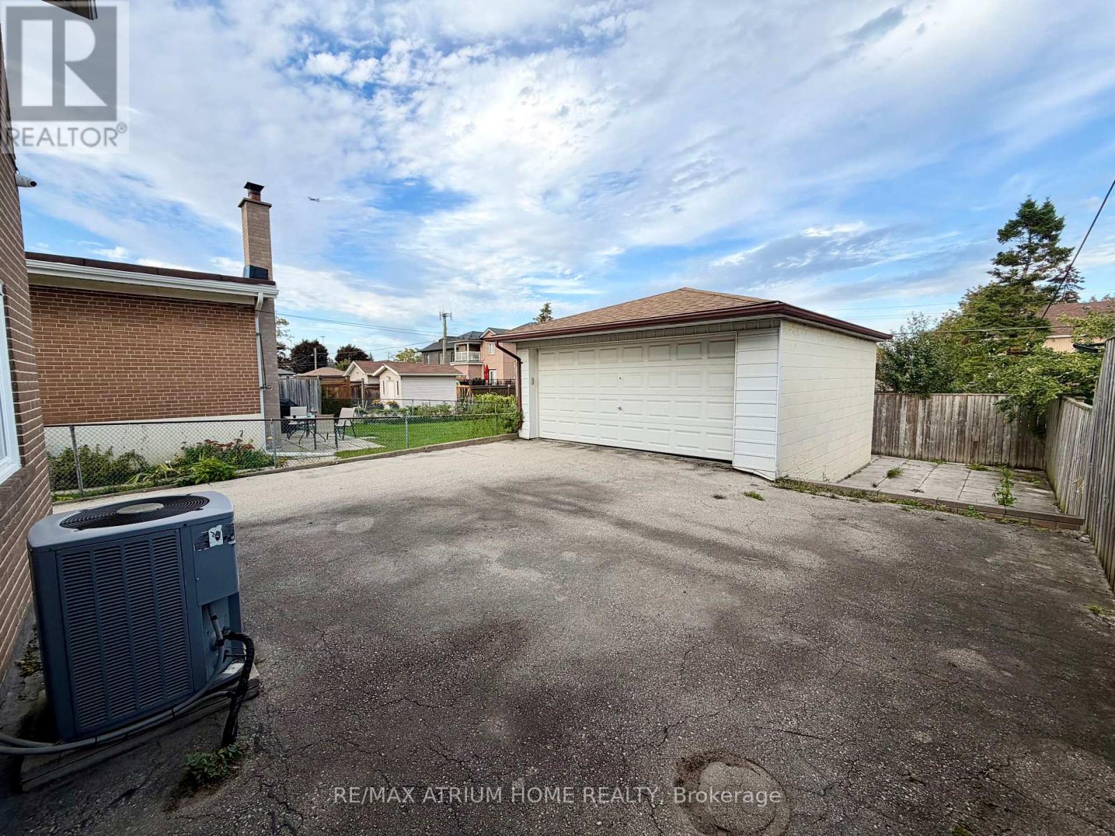 Ground Floor & Basement - 49 Howbert Drive, Toronto, Ontario  M9N 3L1 - Photo 26 - W12487006