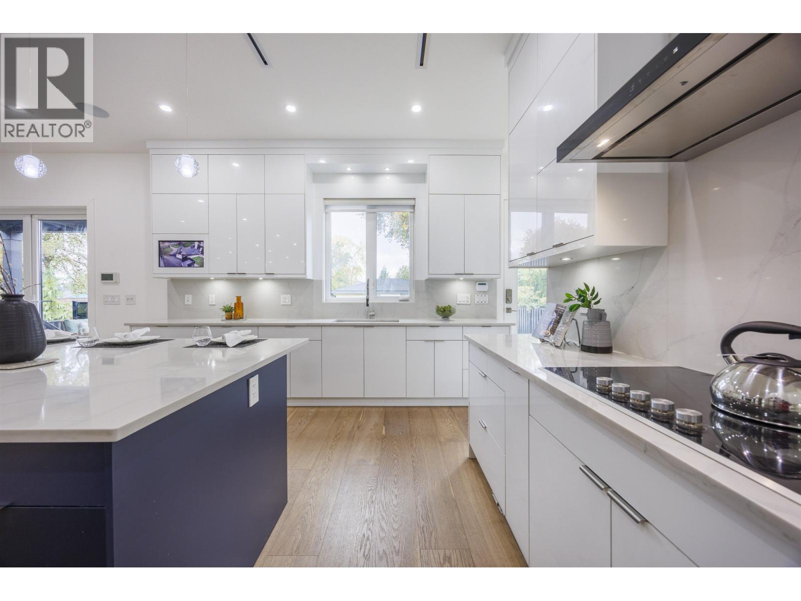 8475 12th Avenue, Burnaby, British Columbia  V3N 2L8 - Photo 15 - R3062528