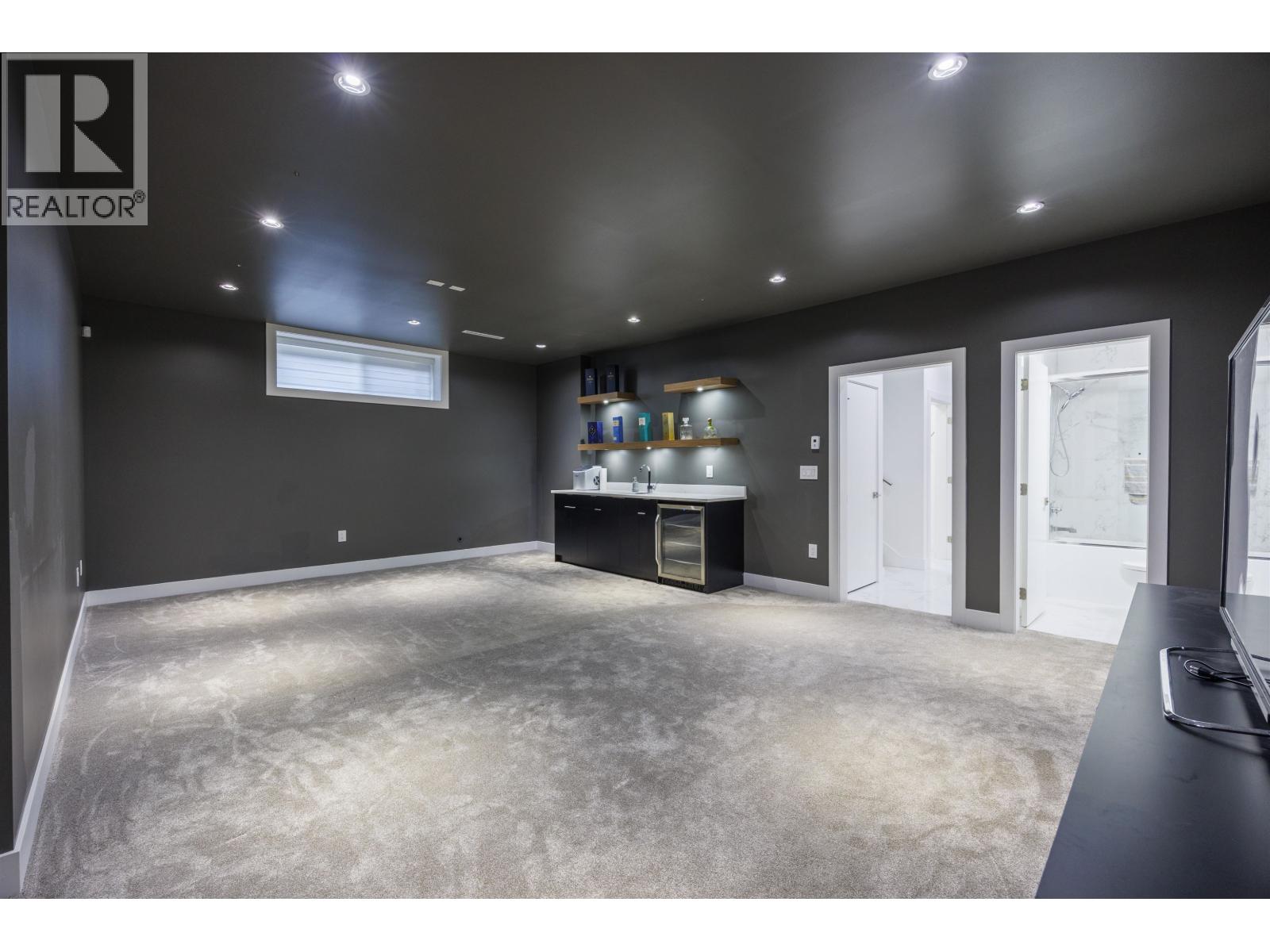 8475 12th Avenue, Burnaby, British Columbia  V3N 2L8 - Photo 30 - R3062528