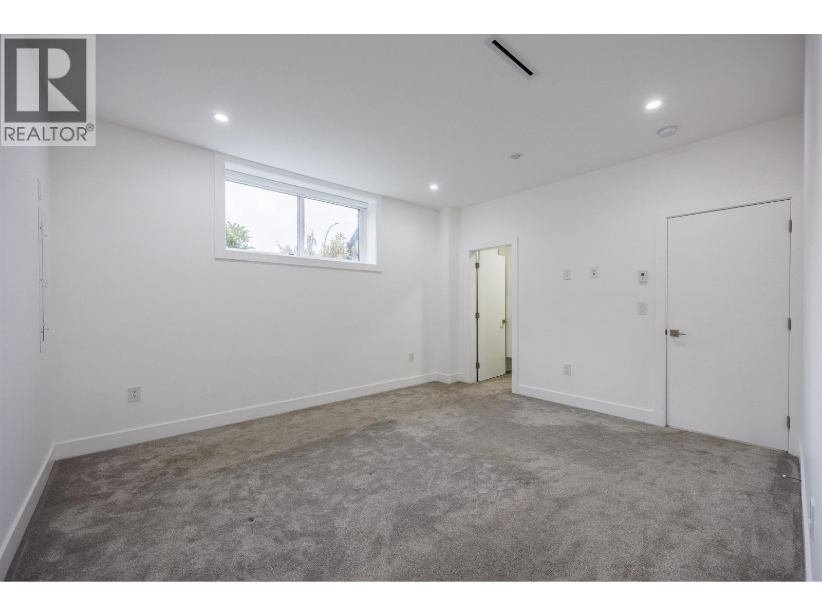 8475 12th Avenue, Burnaby, British Columbia  V3N 2L8 - Photo 32 - R3062528