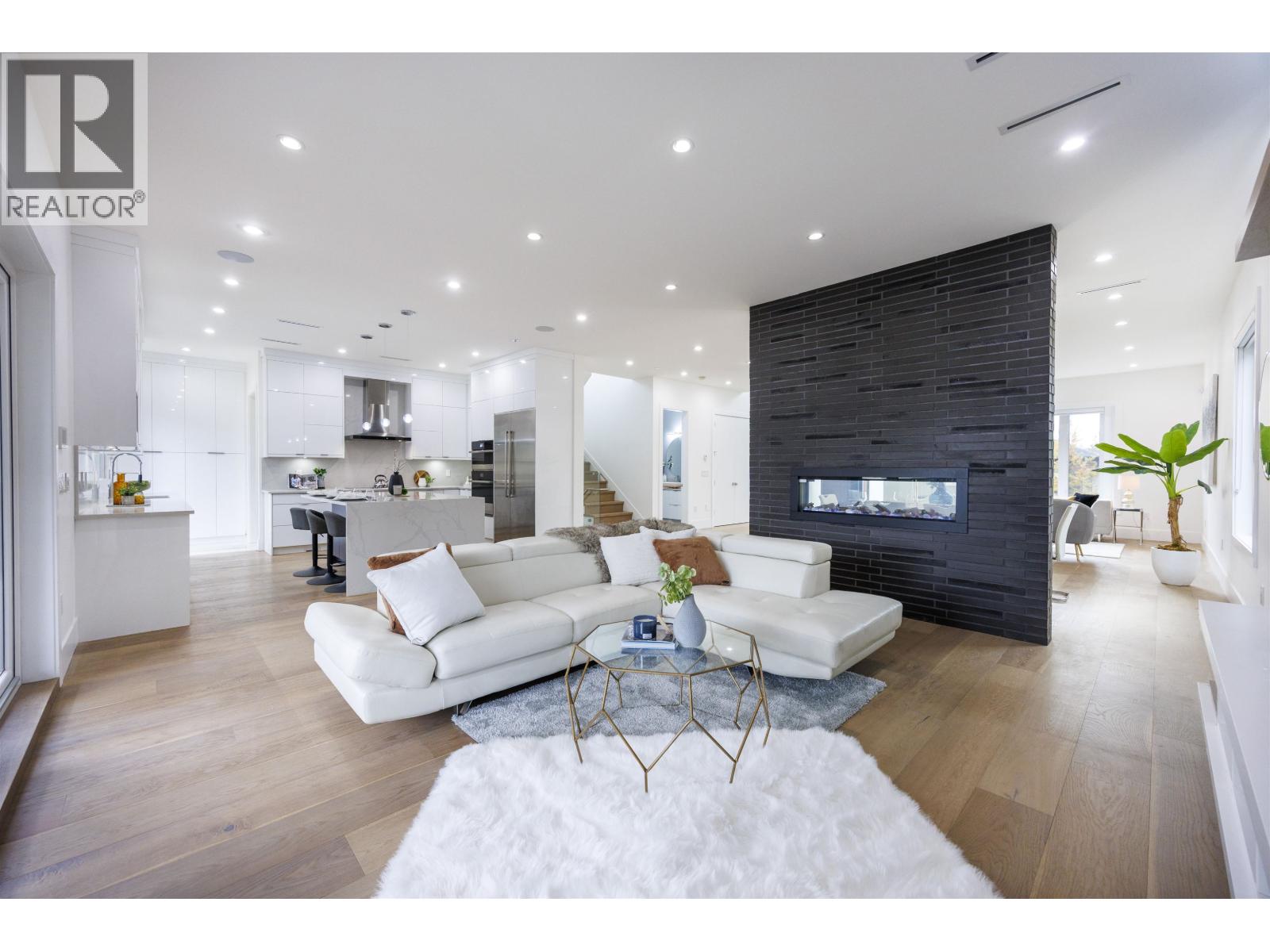 8475 12th Avenue, Burnaby, British Columbia  V3N 2L8 - Photo 10 - R3062528