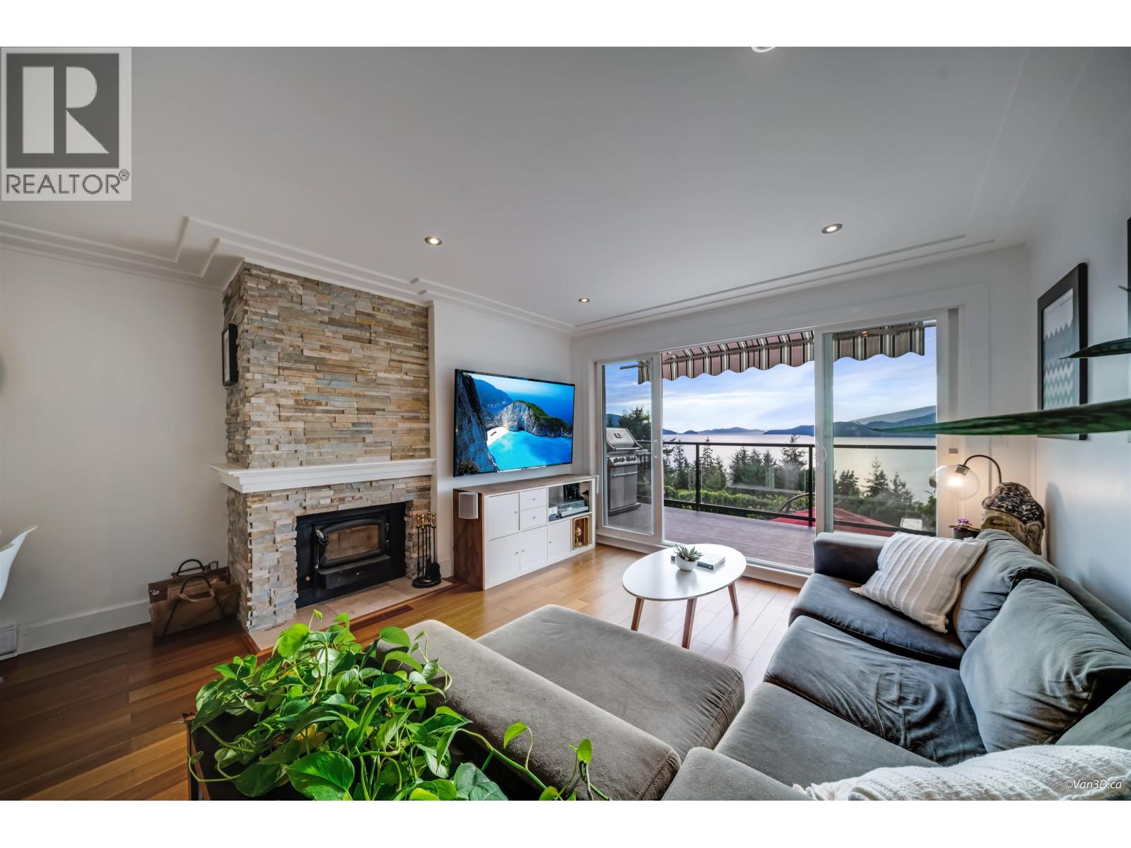 430 Crosscreek Road, Lions Bay, British Columbia  V0N 2E0 - Photo 5 - R3062695