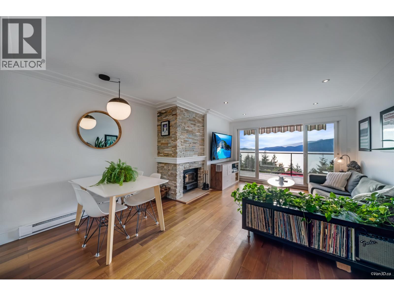 430 Crosscreek Road, Lions Bay, British Columbia  V0N 2E0 - Photo 9 - R3062695