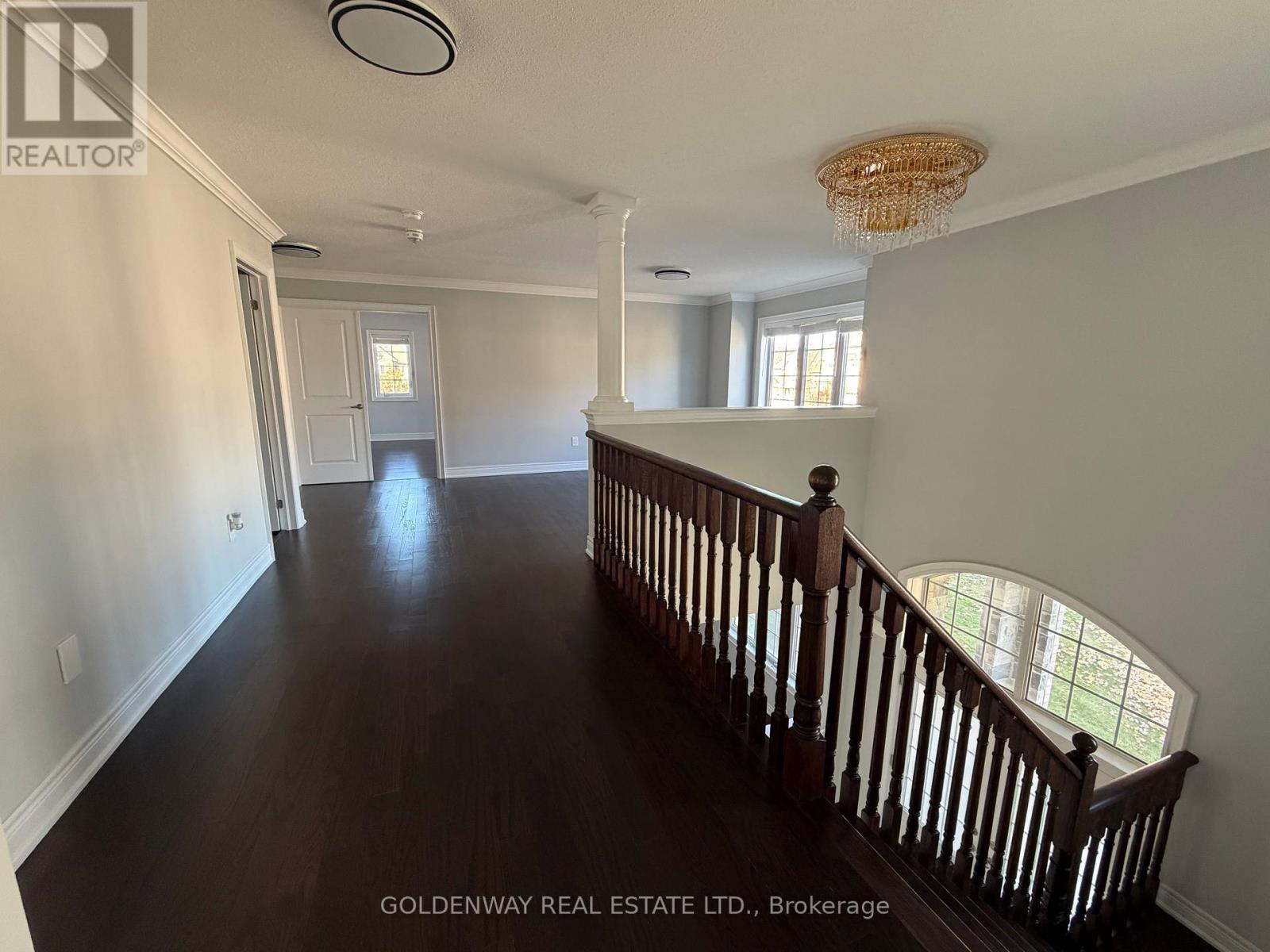 16 Jericho Avenue, Georgina, Ontario  L4P 0G9 - Photo 13 - N12365270