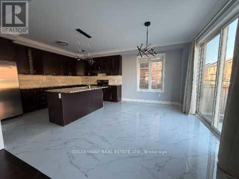 16 Jericho Avenue, Georgina, Ontario  L4P 0G9 - Photo 6 - N12365270