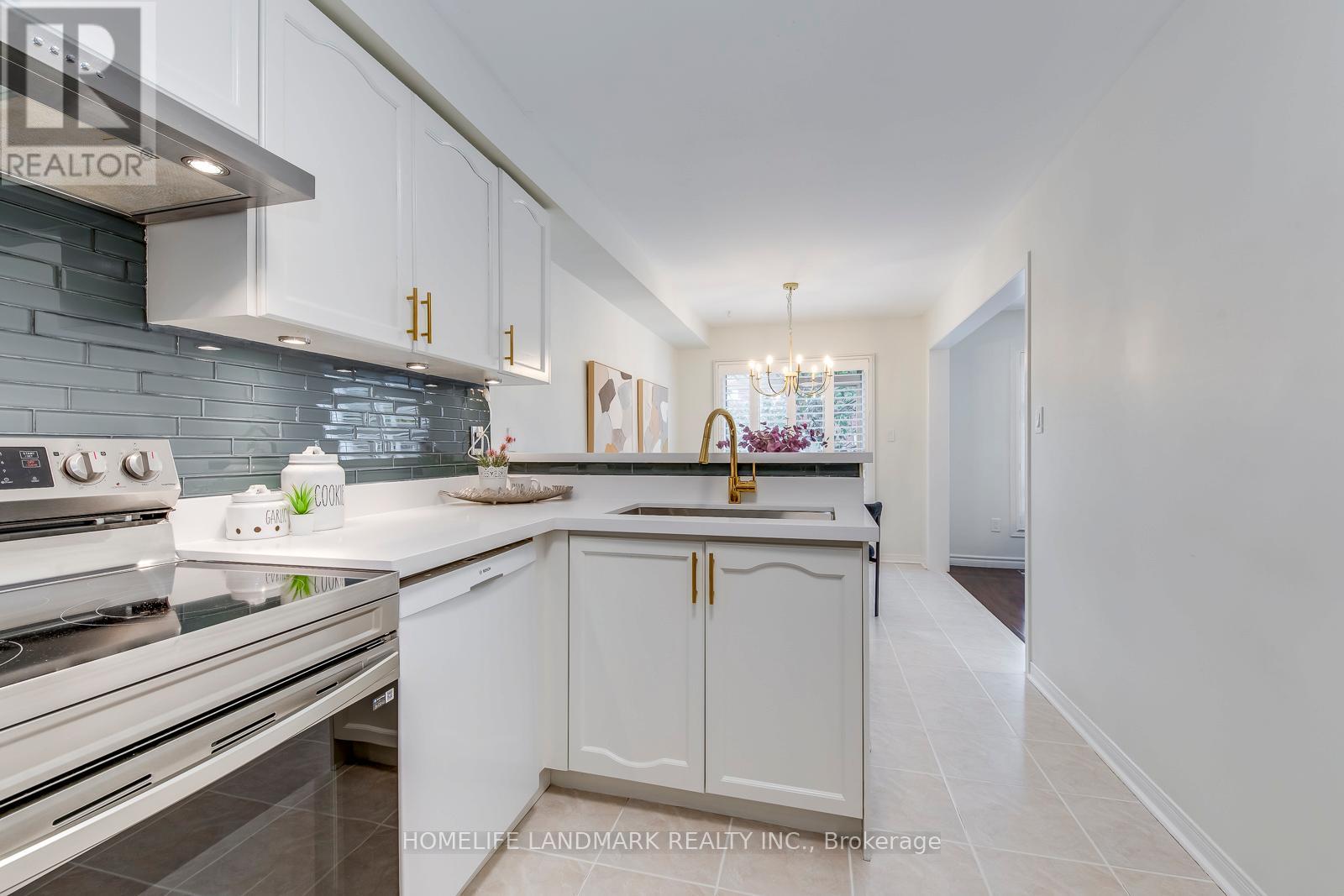 2276 Grouse Lane, Oakville, Ontario  L6M 4A8 - Photo 15 - W12485089