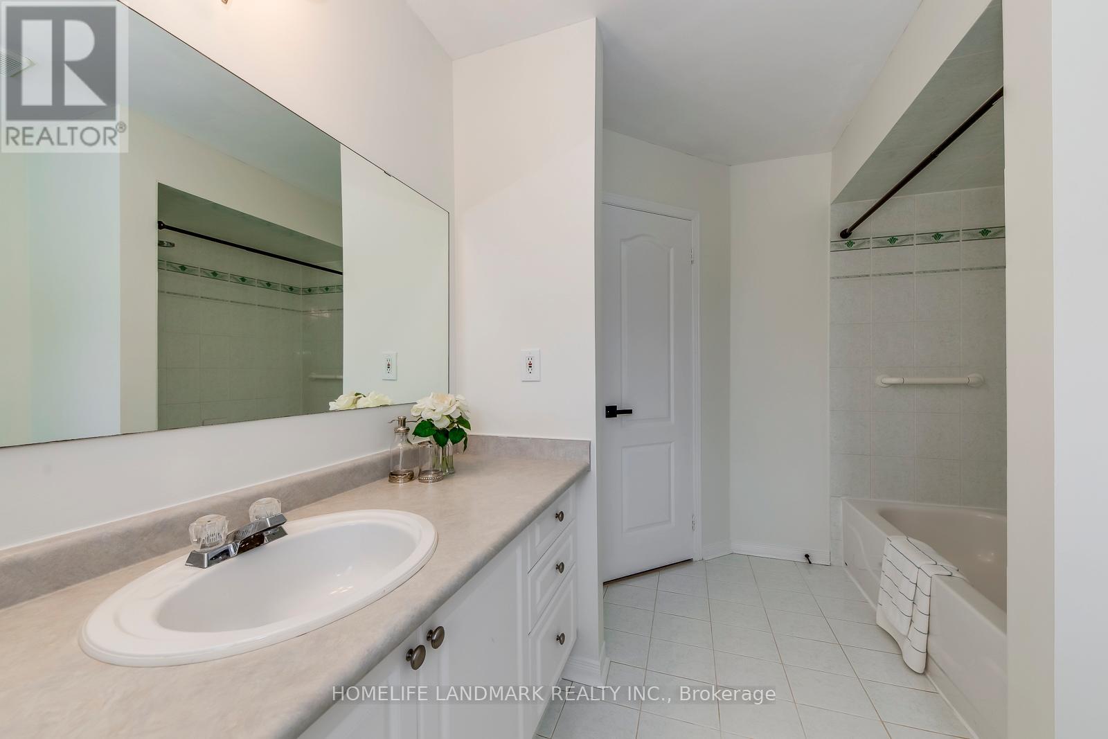 2276 Grouse Lane, Oakville, Ontario  L6M 4A8 - Photo 37 - W12485089