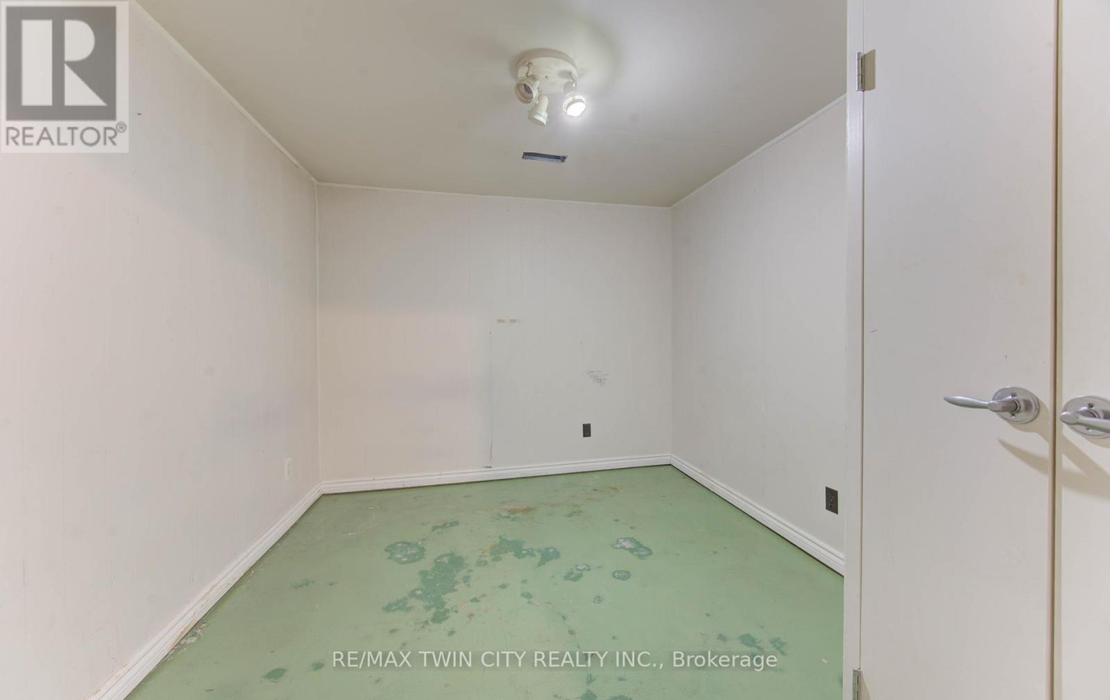 47 - 14 Williamsburg Road, Kitchener, Ontario  N2E 1W1 - Photo 35 - X12486992