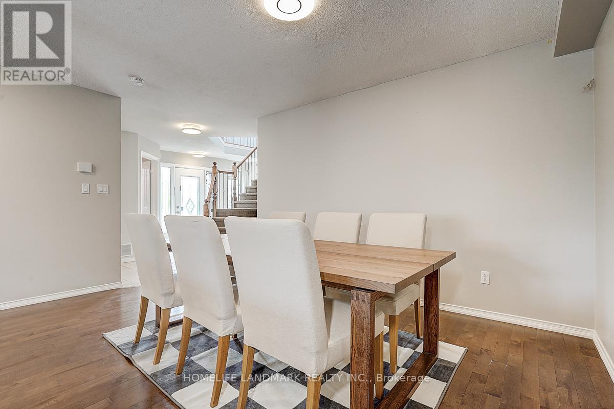 93 Pelham Drive, Hamilton, Ontario  L9K 1L4 - Photo 4 - X12487015