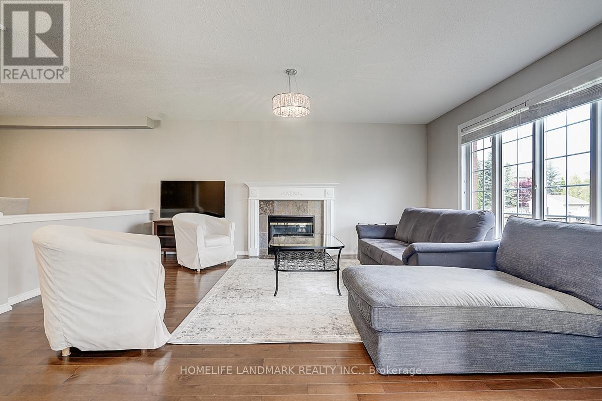 93 Pelham Drive, Hamilton, Ontario  L9K 1L4 - Photo 5 - X12487015