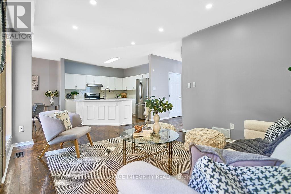 53 Newcastle Avenue, Ottawa, Ontario  K2K 3B5 - Photo 15 - X12487025