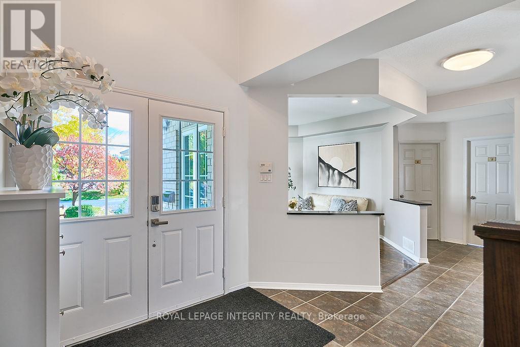 53 Newcastle Avenue, Ottawa, Ontario  K2K 3B5 - Photo 5 - X12487025