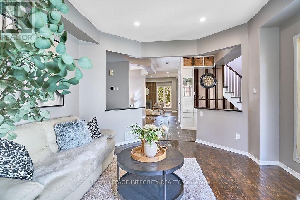 53 Newcastle Avenue, Ottawa, Ontario  K2K 3B5 - Photo 7 - X12487025