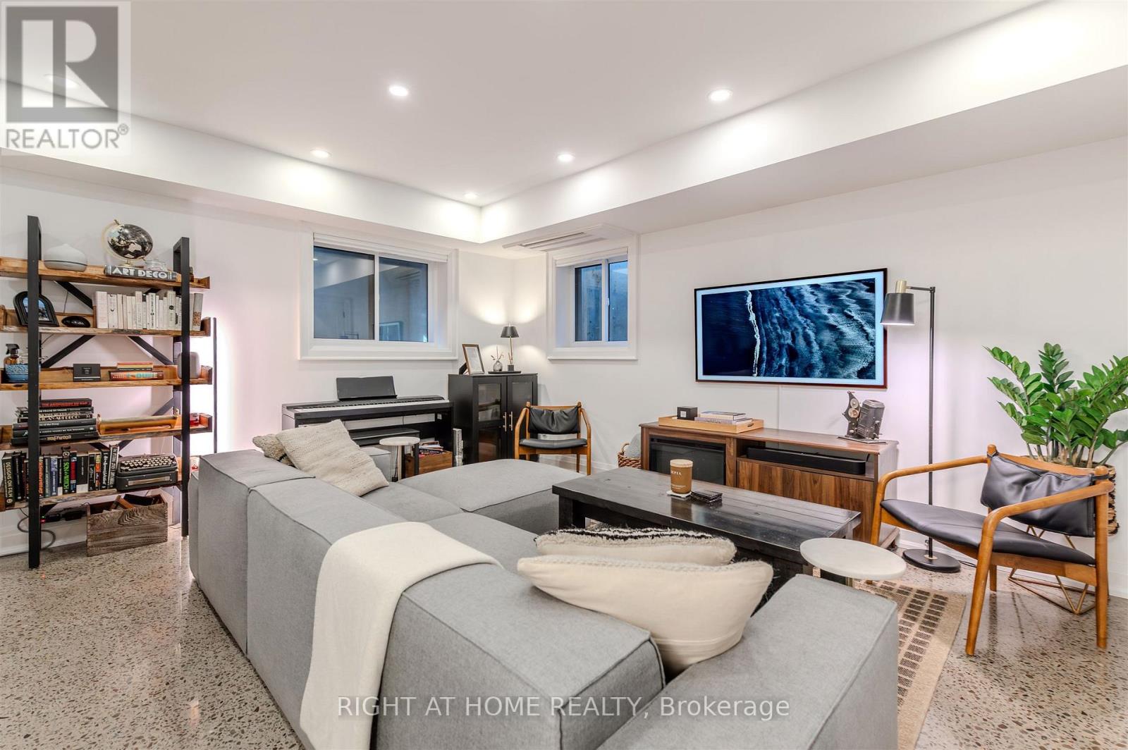 85r Condor Avenue, Toronto, Ontario  M4J 3M7 - Photo 13 - E12487018