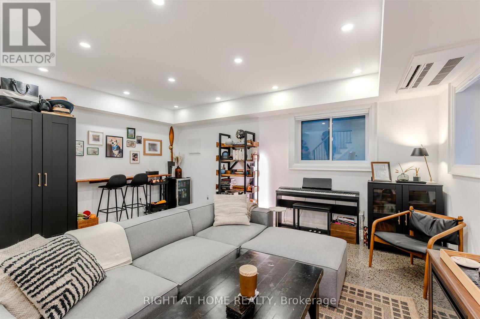 85r Condor Avenue, Toronto, Ontario  M4J 3M7 - Photo 15 - E12487018