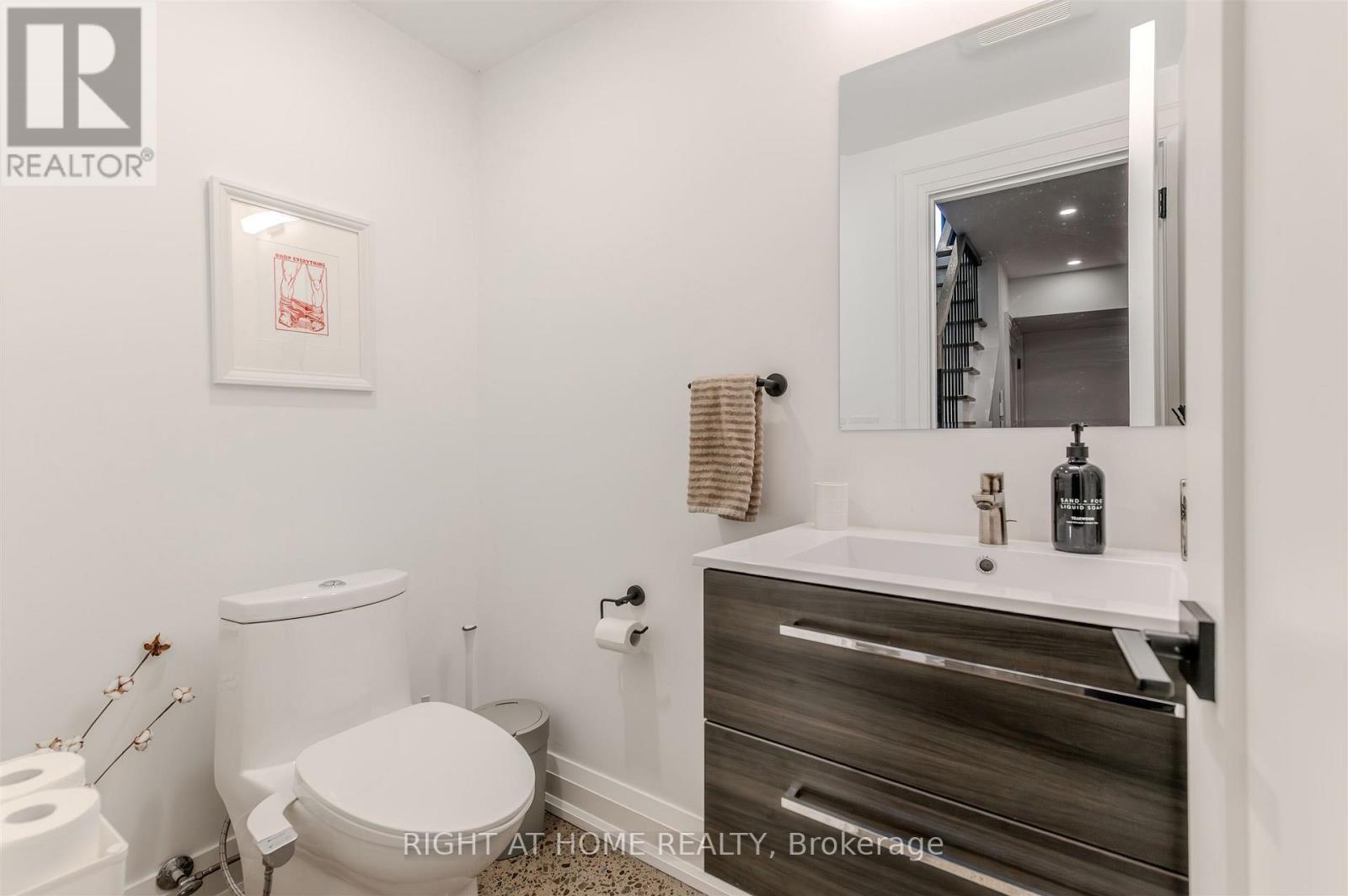 85r Condor Avenue, Toronto, Ontario  M4J 3M7 - Photo 18 - E12487018