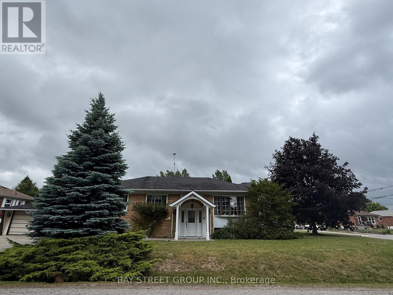 126 Cascade Circle, Richmond Hill, Ontario  L4C 3H7 - Photo 9 - N12487019