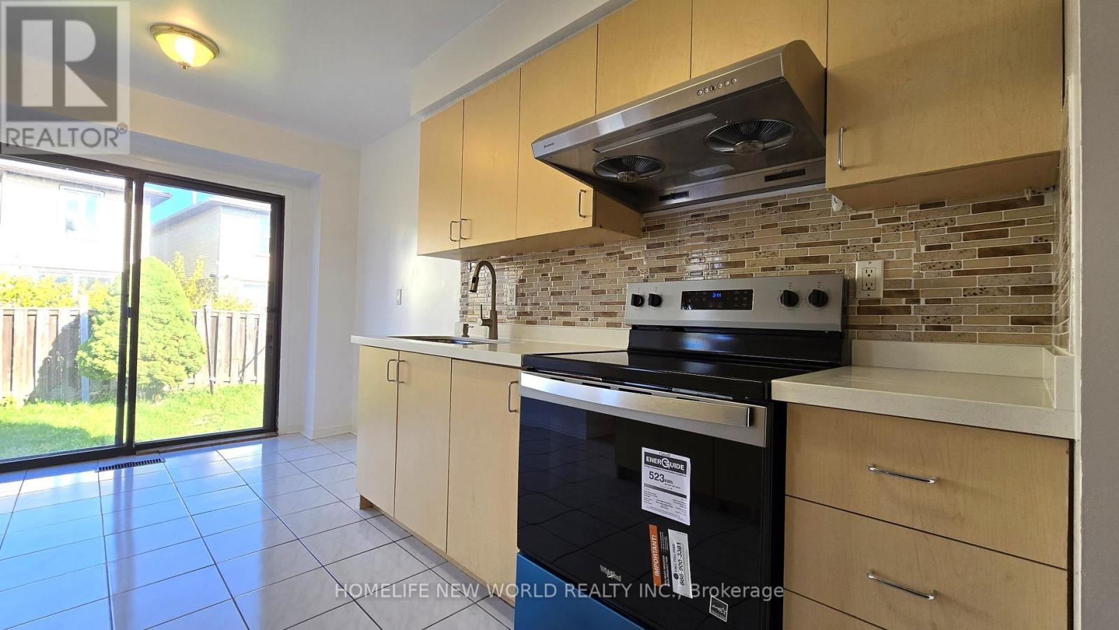 72 Pepperell Crescent, Markham, Ontario  L3R 3G8 - Photo 3 - N12487023