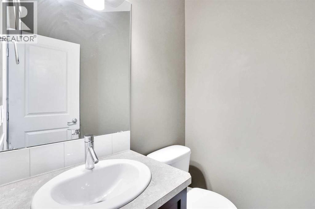 157 Rainbow Falls Boulevard, Chestermere, Alberta  T1X 0N6 - Photo 17 - A2254670