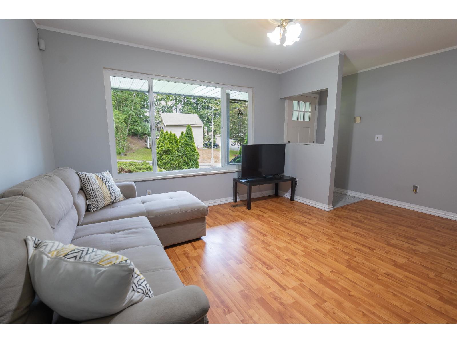 8061 Caribou Street, Mission, British Columbia  V2V 5R1 - Photo 12 - R3055671