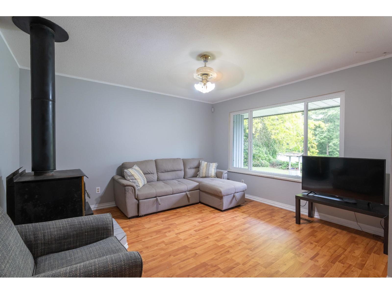 8061 Caribou Street, Mission, British Columbia  V2V 5R1 - Photo 10 - R3055671