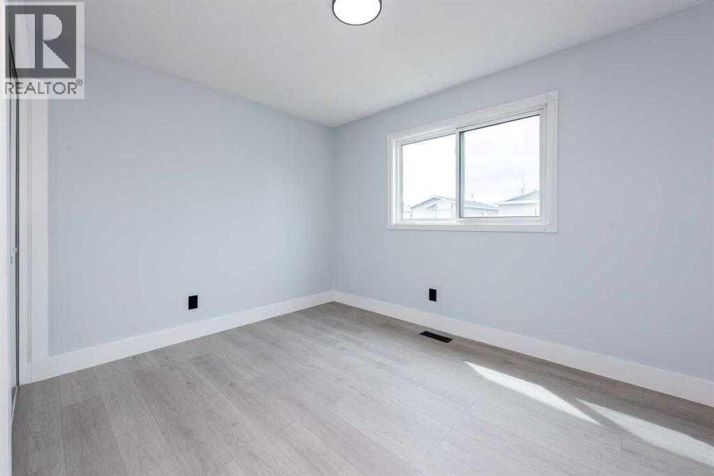 141 Falshire Close Ne, Calgary, Alberta  T3J 3A2 - Photo 5 - A2266963