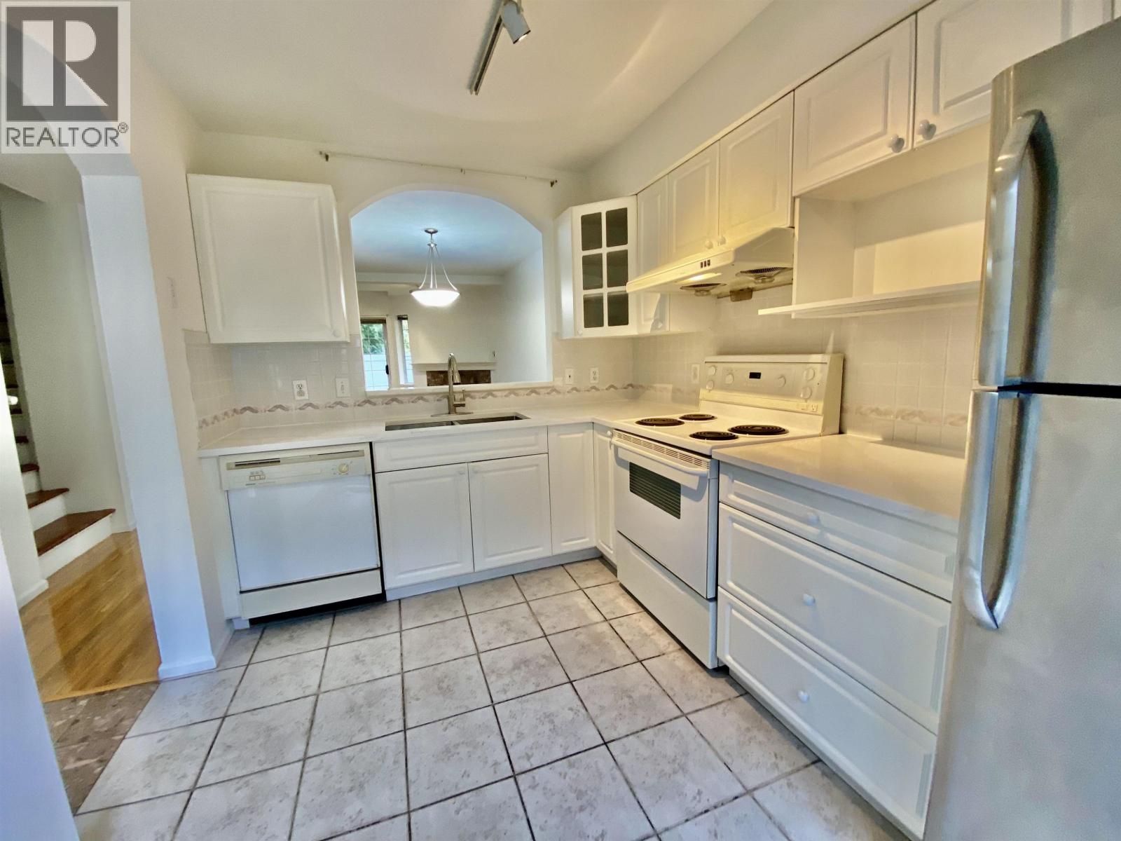 30 7128 18th Avenue, Burnaby, British Columbia  V3N 1H1 - Photo 2 - R3062799