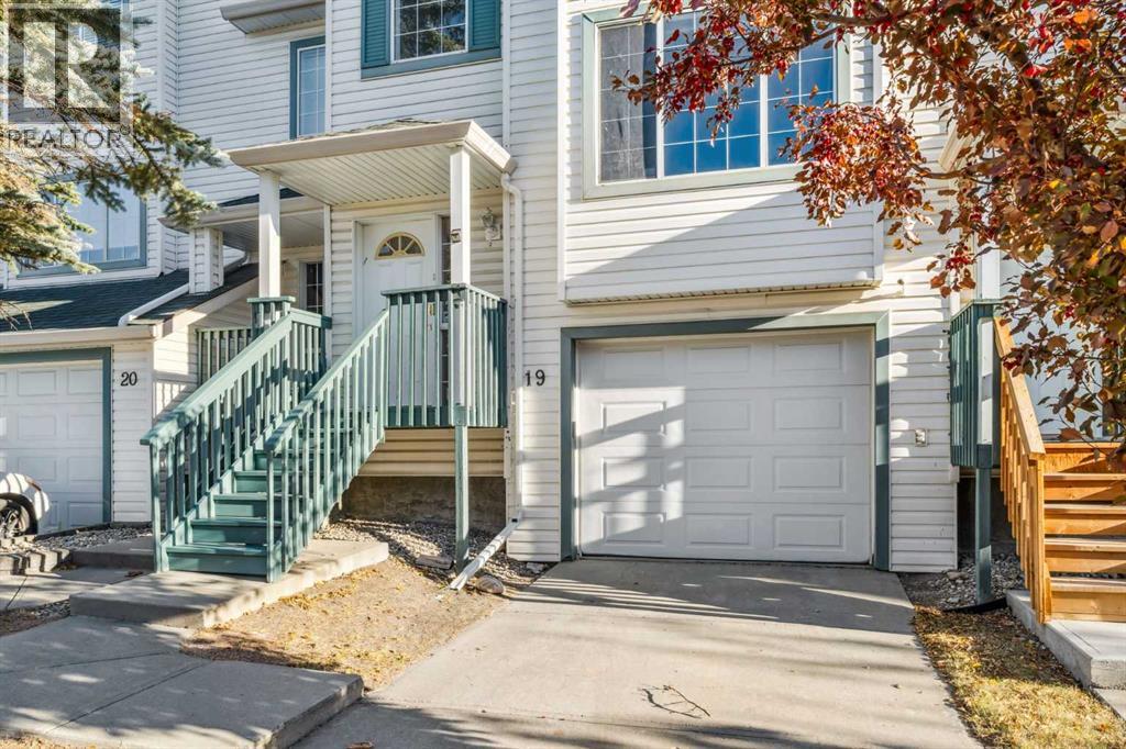 19, 15 Rocky Ridge Gate Nw, Calgary, Alberta  T3G 4P6 - Photo 3 - A2265163