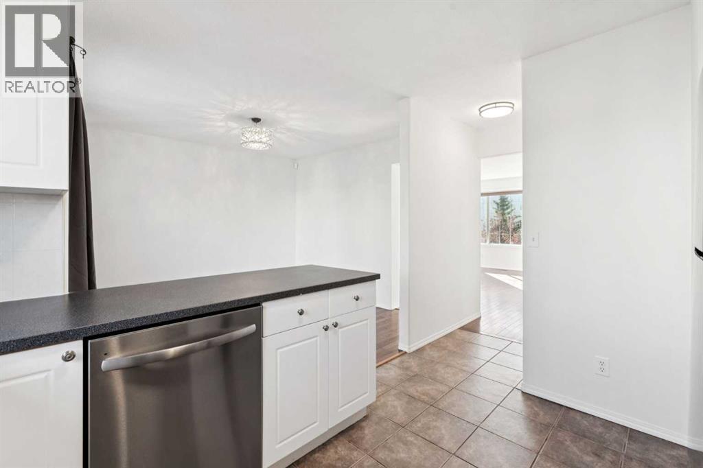 19, 15 Rocky Ridge Gate Nw, Calgary, Alberta  T3G 4P6 - Photo 21 - A2265163