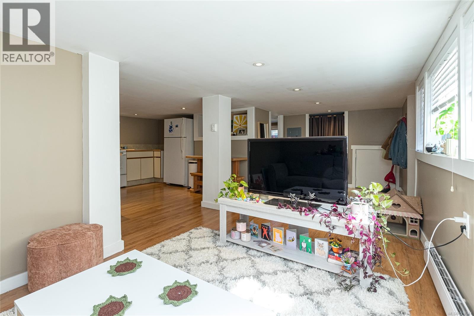 3066 Carroll St, Victoria, British Columbia  V9A 1P9 - Photo 31 - 1018341