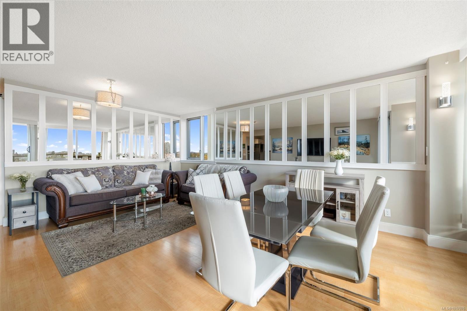 1002 327 Maitland St, Victoria, British Columbia  V9A 7G7 - Photo 13 - 1017976