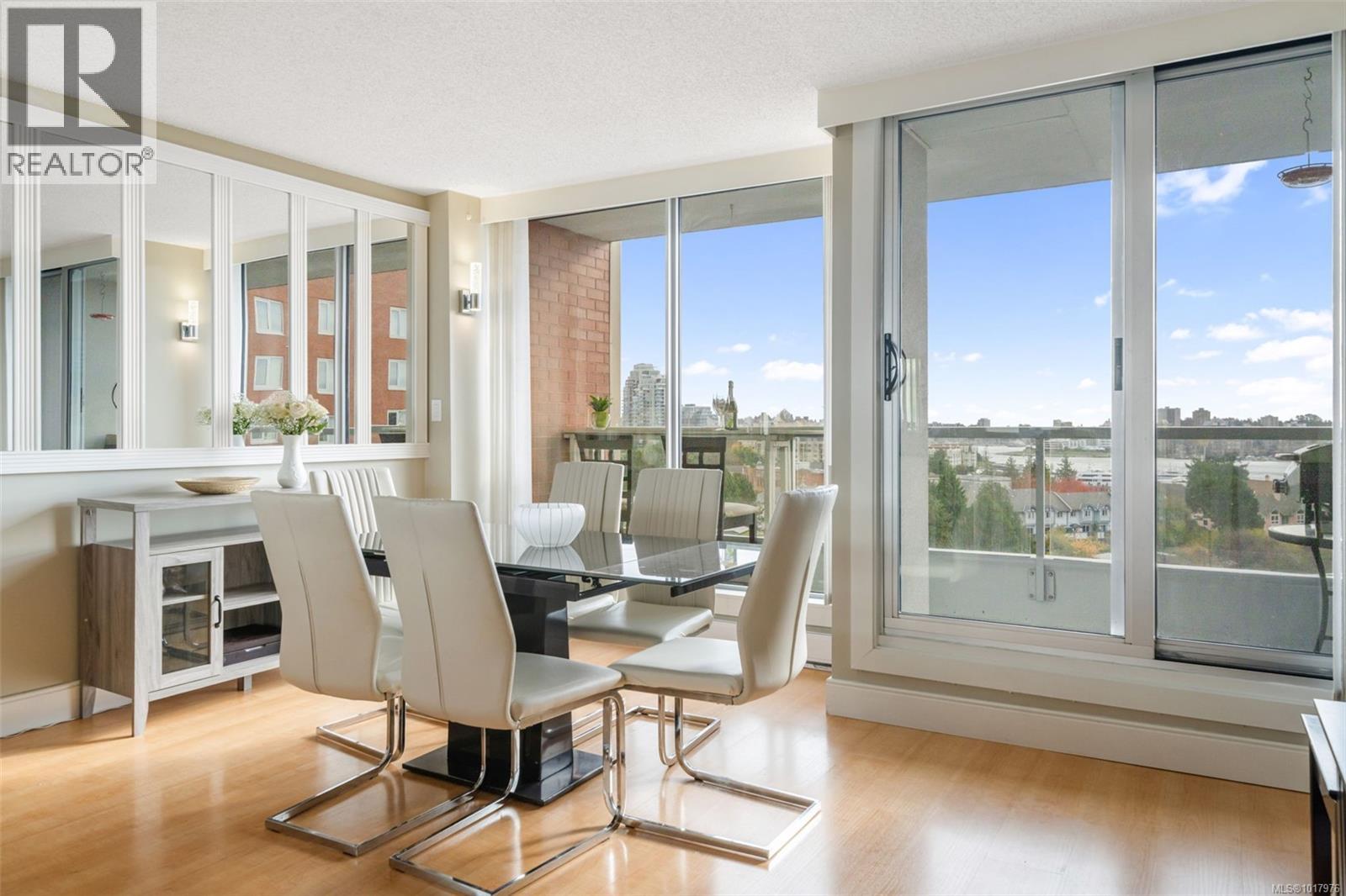 1002 327 Maitland St, Victoria, British Columbia  V9A 7G7 - Photo 14 - 1017976