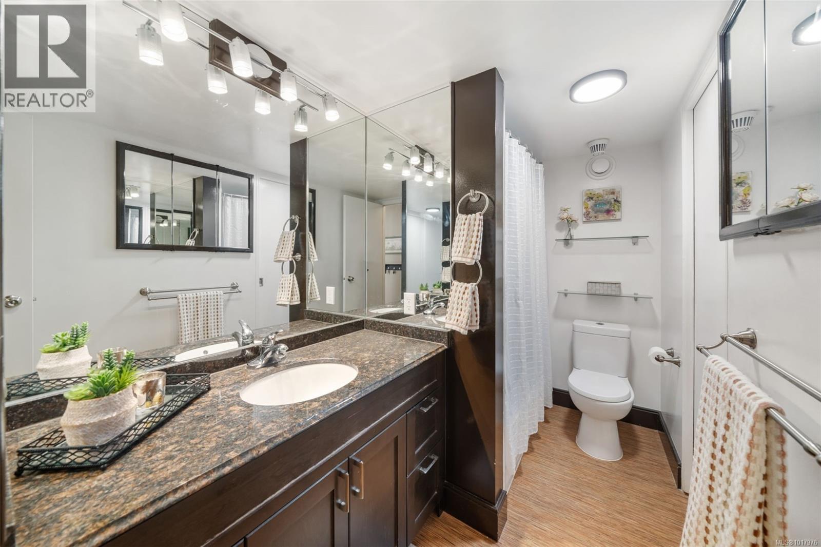 1002 327 Maitland St, Victoria, British Columbia  V9A 7G7 - Photo 26 - 1017976