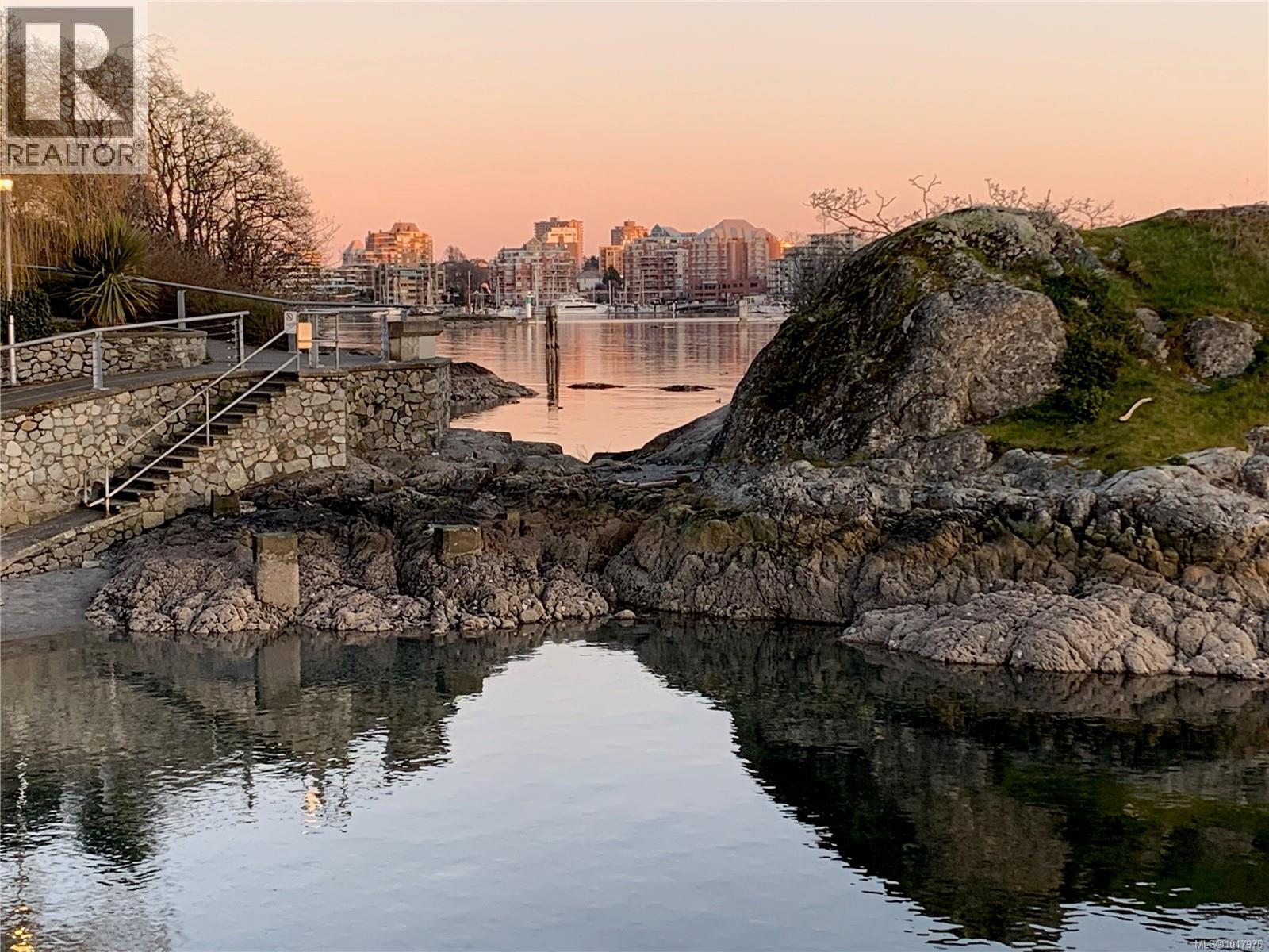 1002 327 Maitland St, Victoria, British Columbia  V9A 7G7 - Photo 49 - 1017976