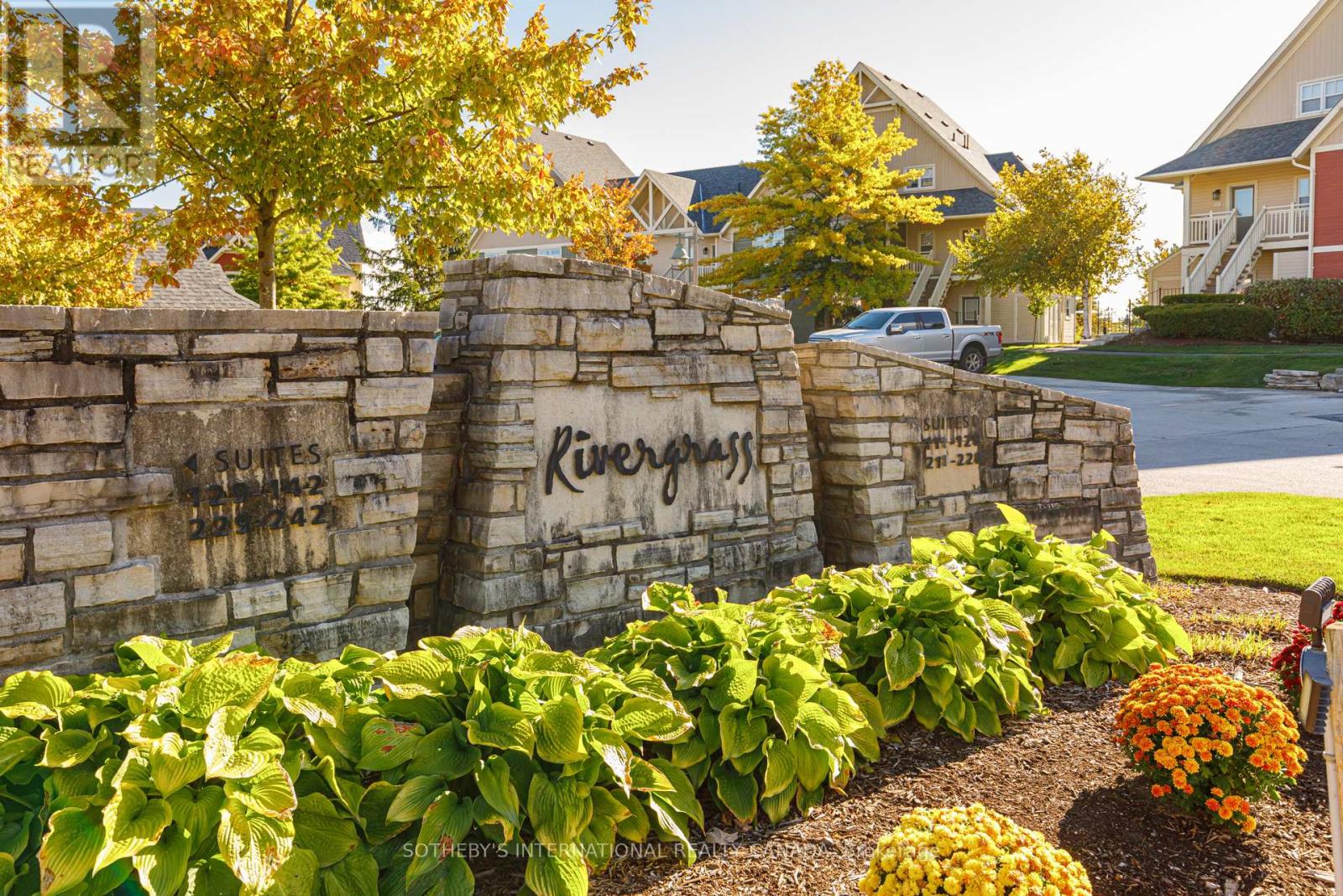 120 - 125 Fairway Court, Blue Mountains, Ontario  L9Y 0P8 - Photo 4 - X12423211