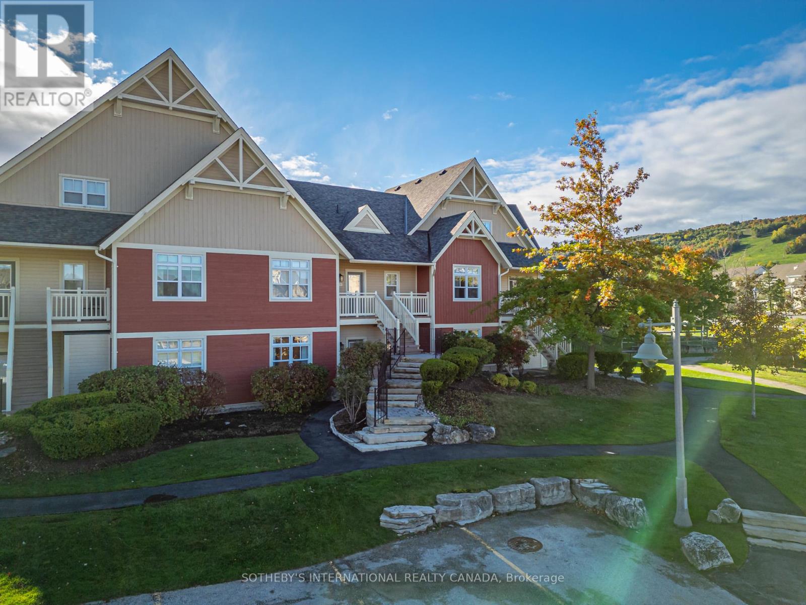 120 - 125 Fairway Court, Blue Mountains, Ontario  L9Y 0P8 - Photo 5 - X12423211