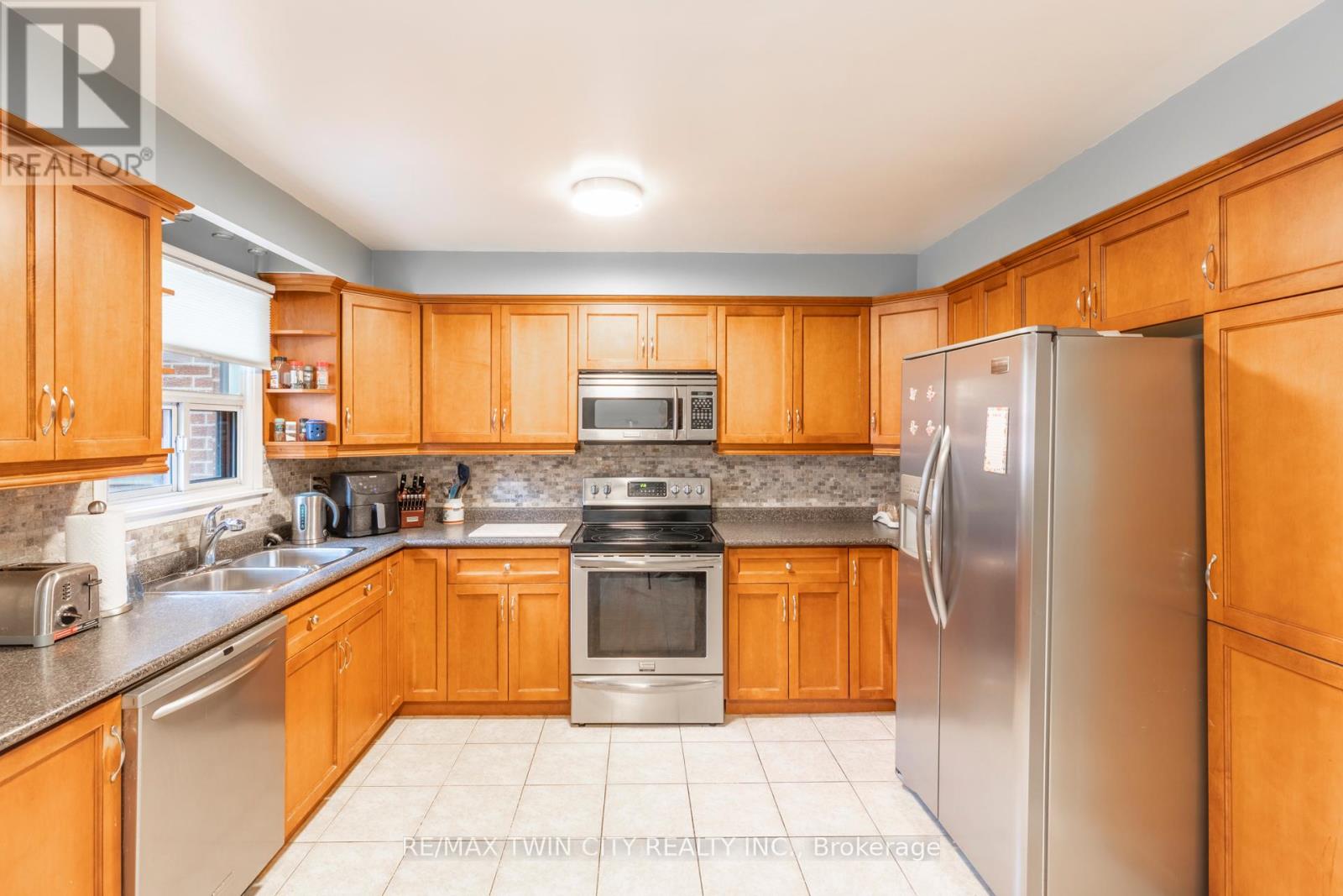 20 Manorcrest Street, Brampton, Ontario  L6S 2X1 - Photo 21 - W12476825