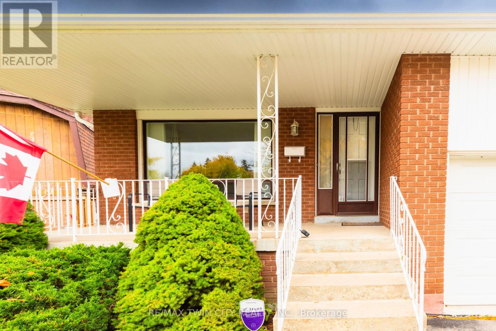 20 Manorcrest Street, Brampton, Ontario  L6S 2X1 - Photo 7 - W12476825