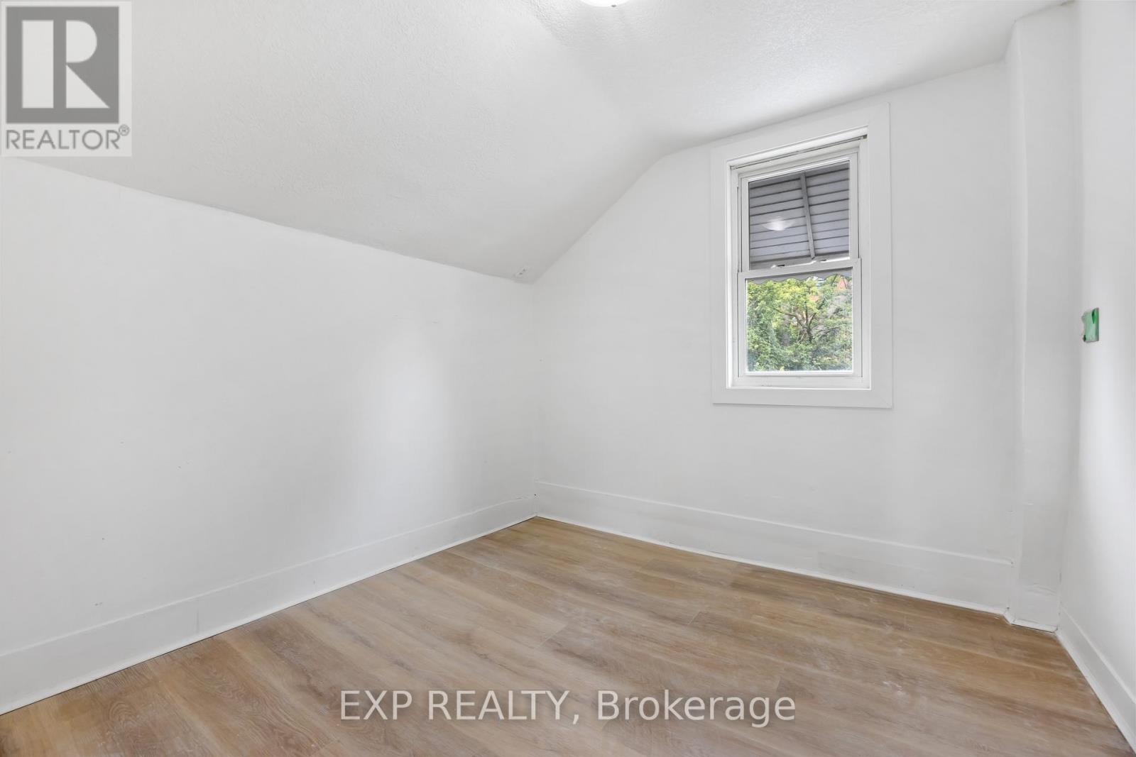 173 Brock Street S, Sarnia, Ontario  N7T 2W3 - Photo 21 - X12487033