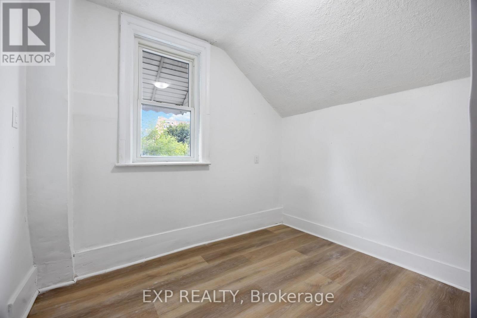 173 Brock Street S, Sarnia, Ontario  N7T 2W3 - Photo 22 - X12487033