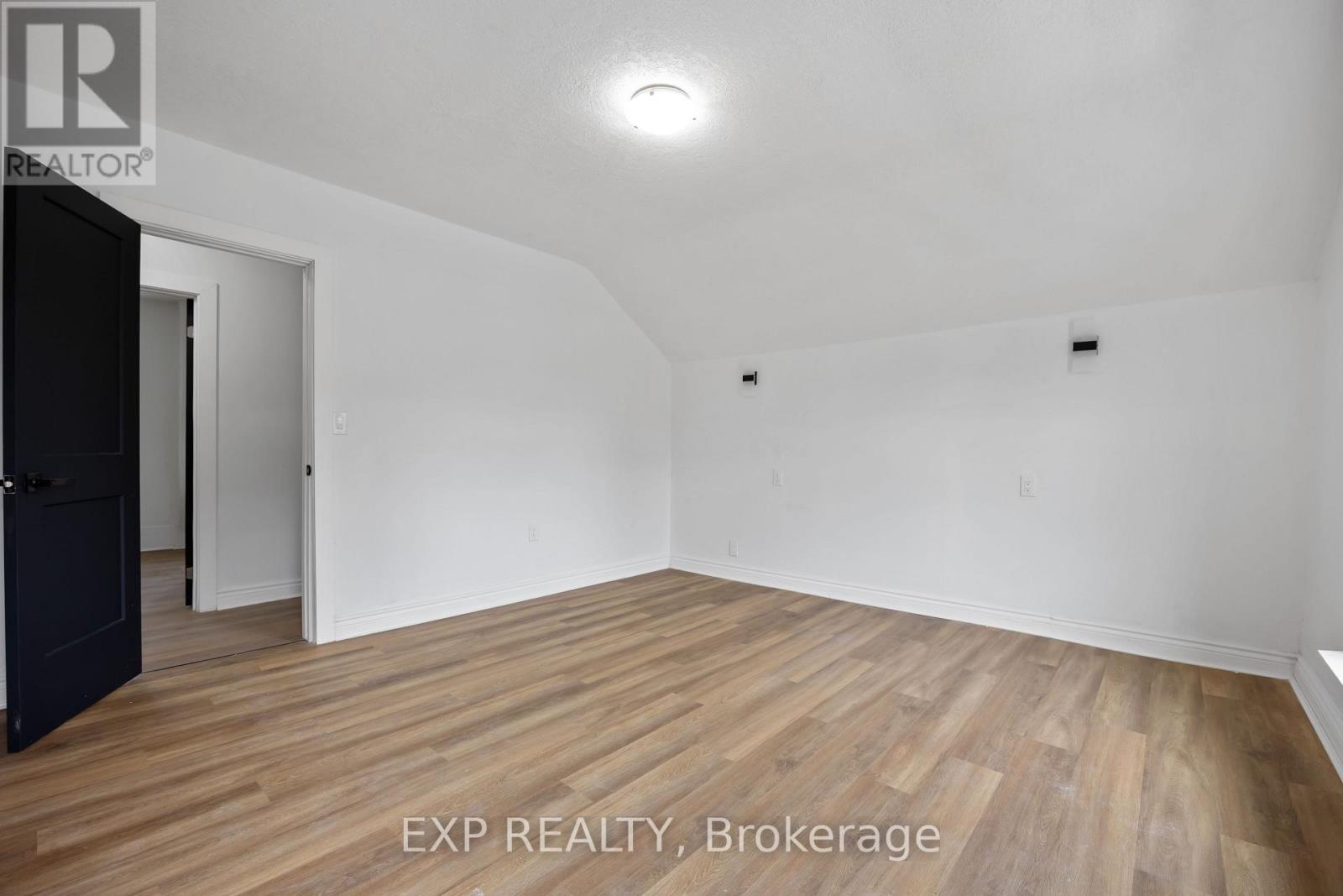 173 Brock Street S, Sarnia, Ontario  N7T 2W3 - Photo 24 - X12487033