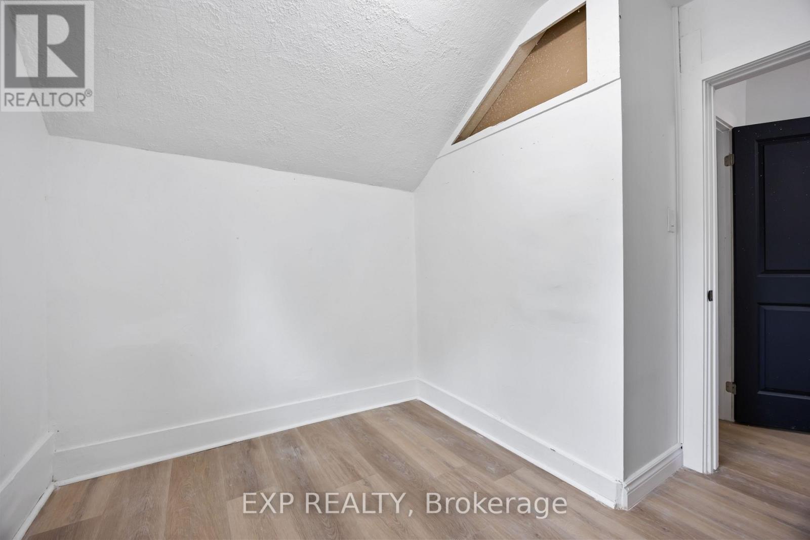 173 Brock Street S, Sarnia, Ontario  N7T 2W3 - Photo 25 - X12487033