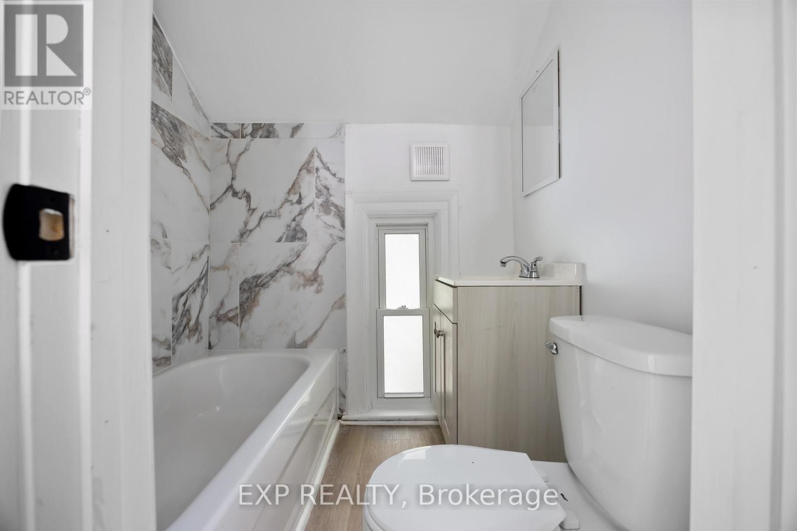 173 Brock Street S, Sarnia, Ontario  N7T 2W3 - Photo 28 - X12487033