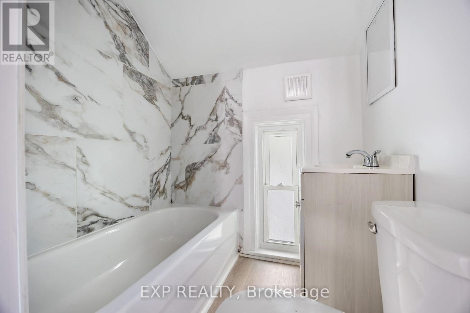 173 Brock Street S, Sarnia, Ontario  N7T 2W3 - Photo 29 - X12487033