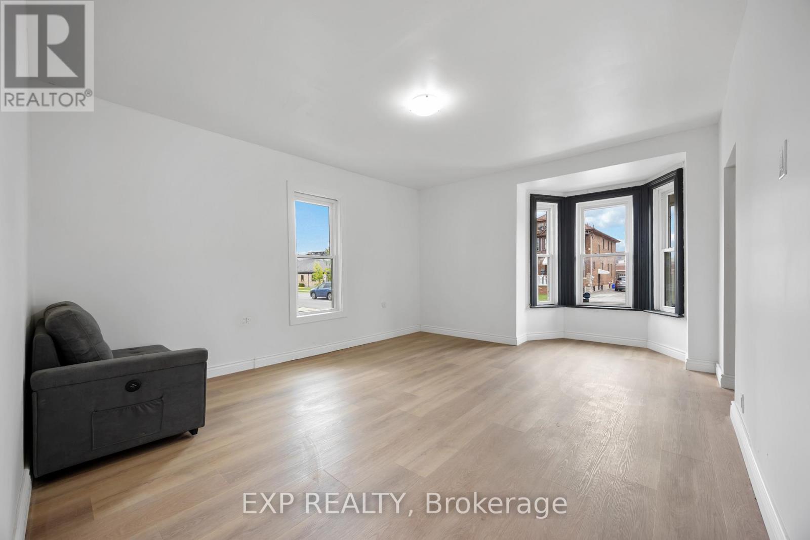 173 Brock Street S, Sarnia, Ontario  N7T 2W3 - Photo 5 - X12487033