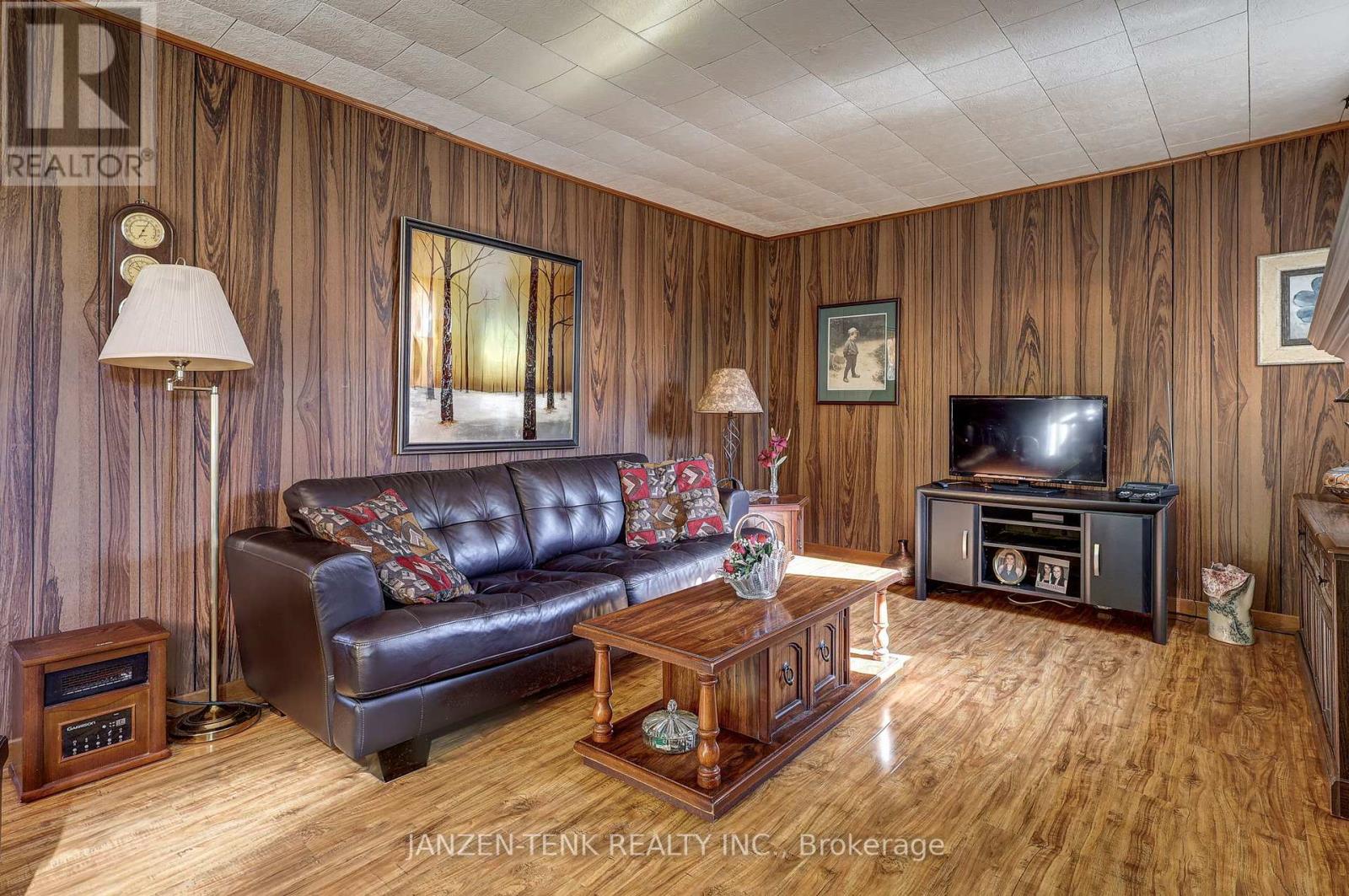 24 Chatham Street, Bayham, Ontario  N0J 1T0 - Photo 20 - X12487062